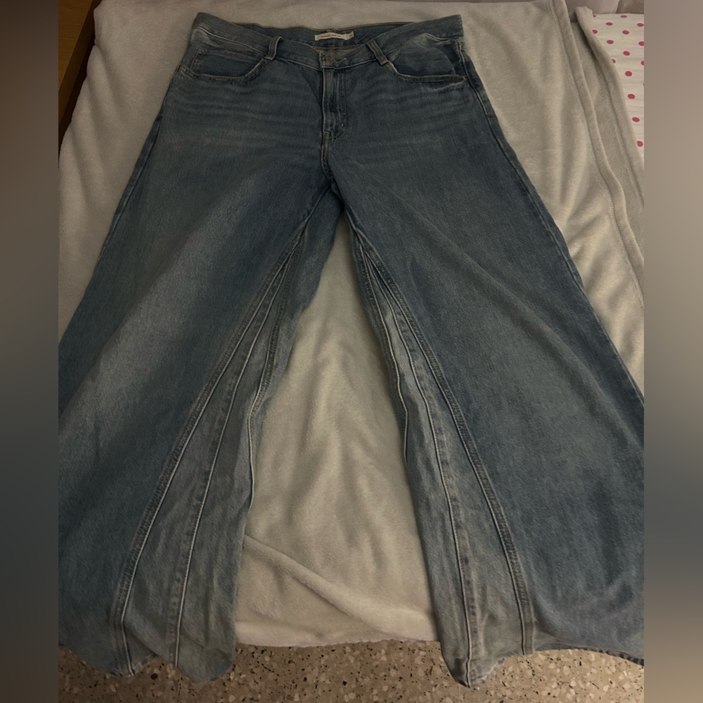 Super Wide Leg Levi Jeans